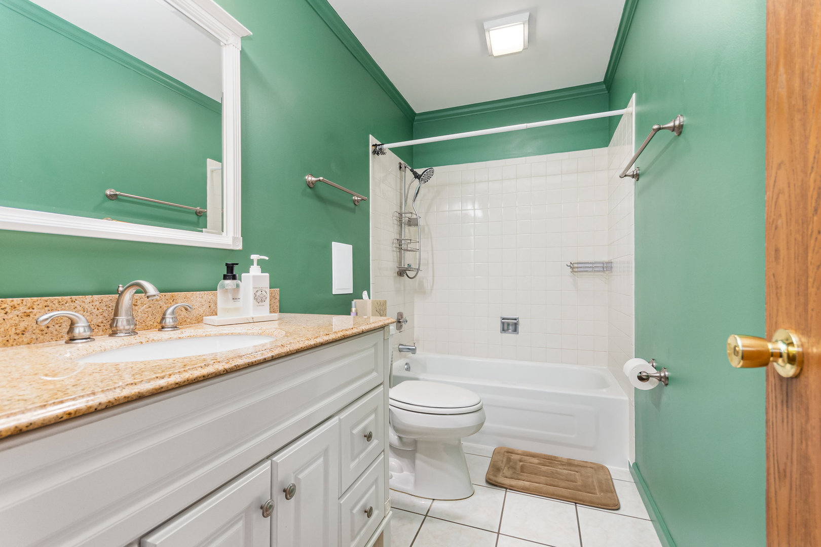 430 Somerset Court #B, Aurora, IL 60504