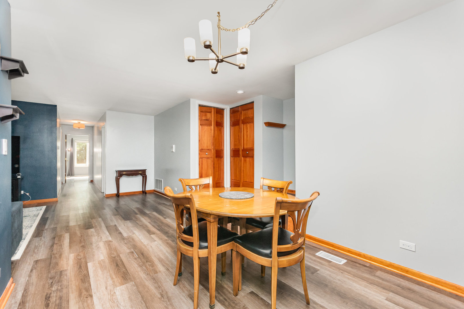 430 Somerset Court #B, Aurora, IL 60504