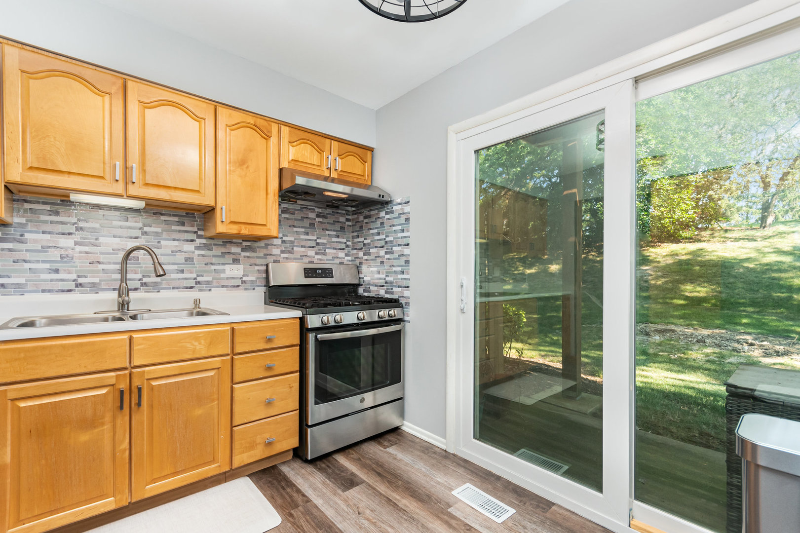 430 Somerset Court #B, Aurora, IL 60504