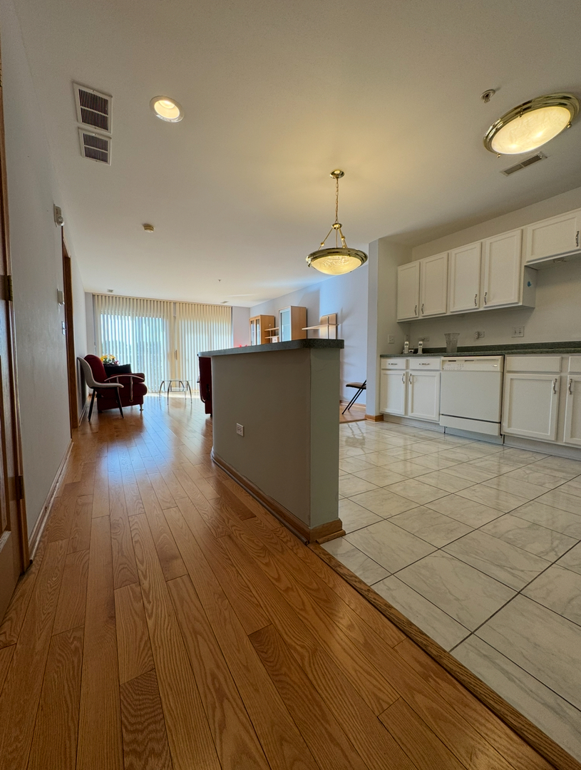 50 N Bokelman Avenue #333, Roselle, IL 60172