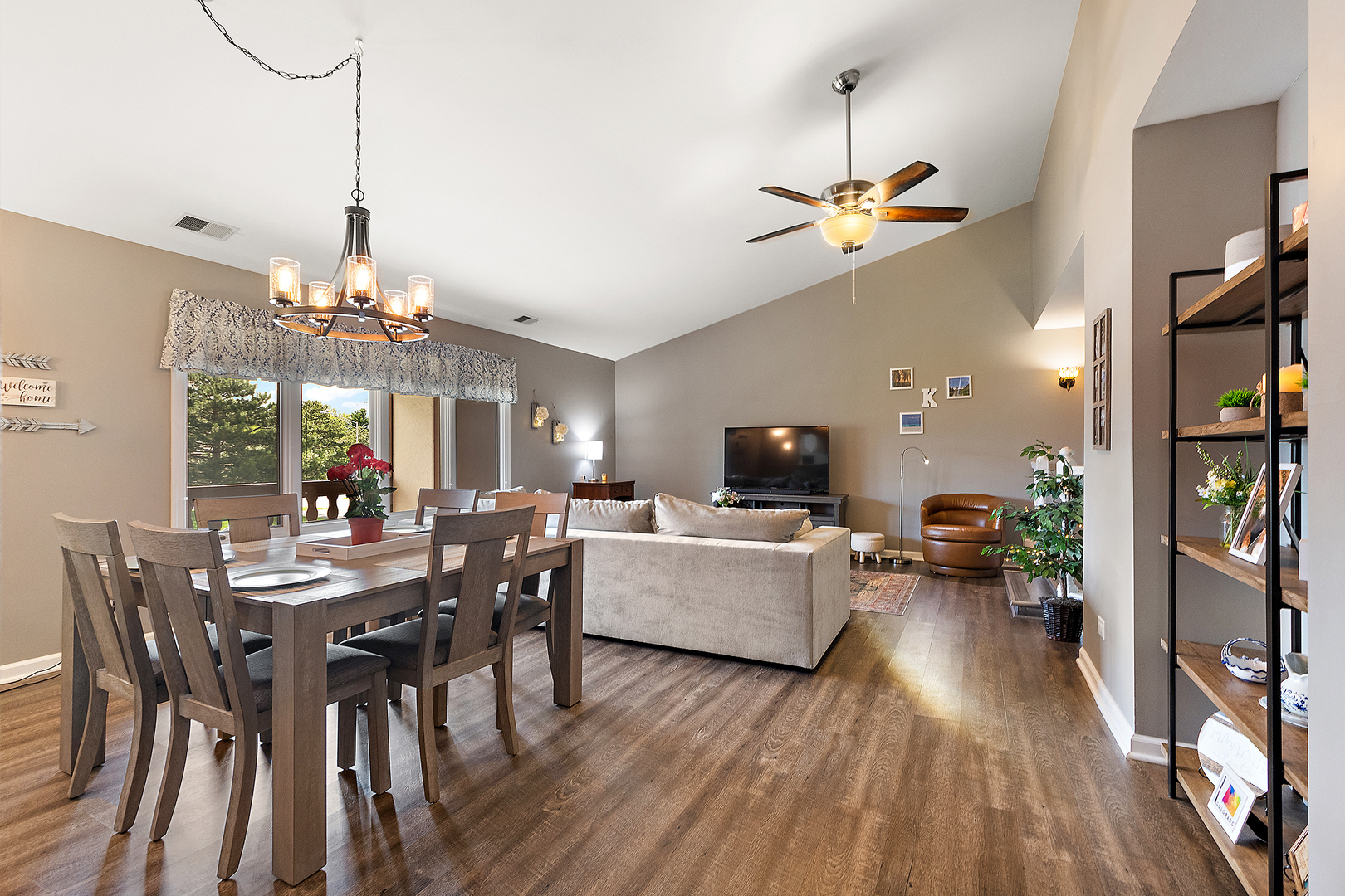 9722 W Creek Road #B2, Palos Park, IL 60464