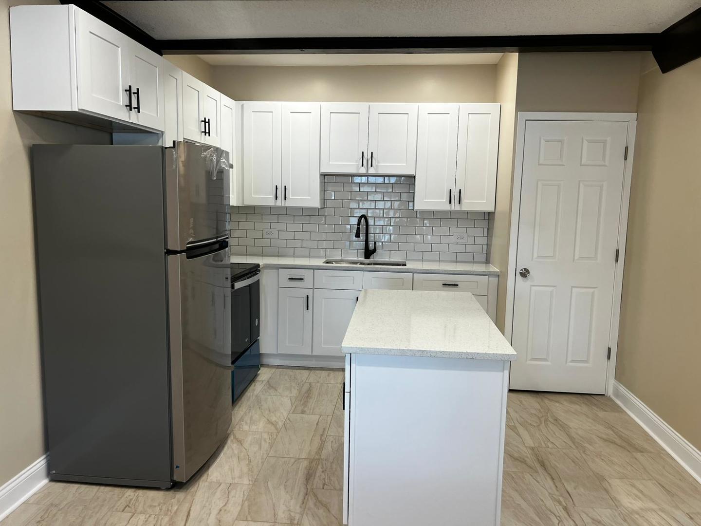 10102 Main Street #2B, Hebron, IL 60034