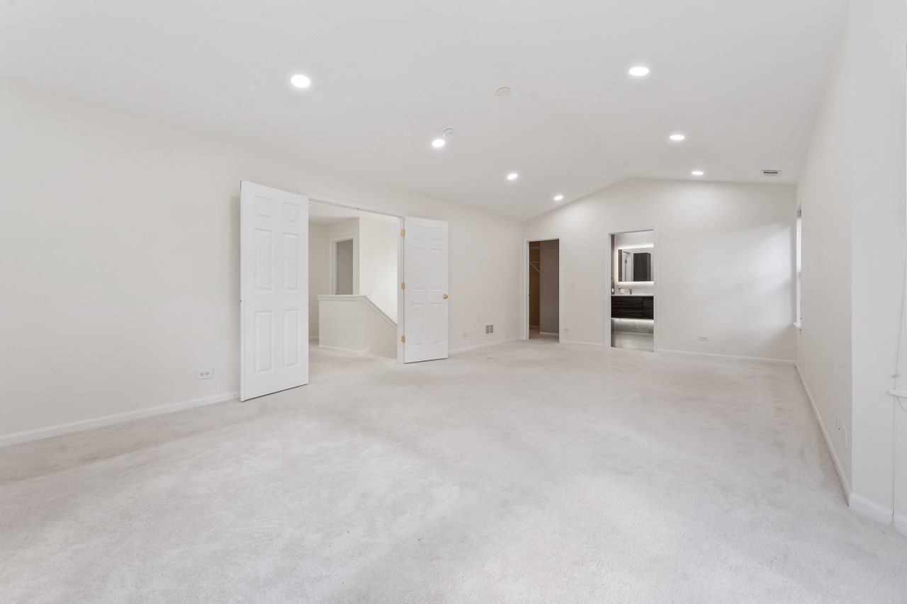 1495 Dearborn Court, Mount Prospect, IL 60056