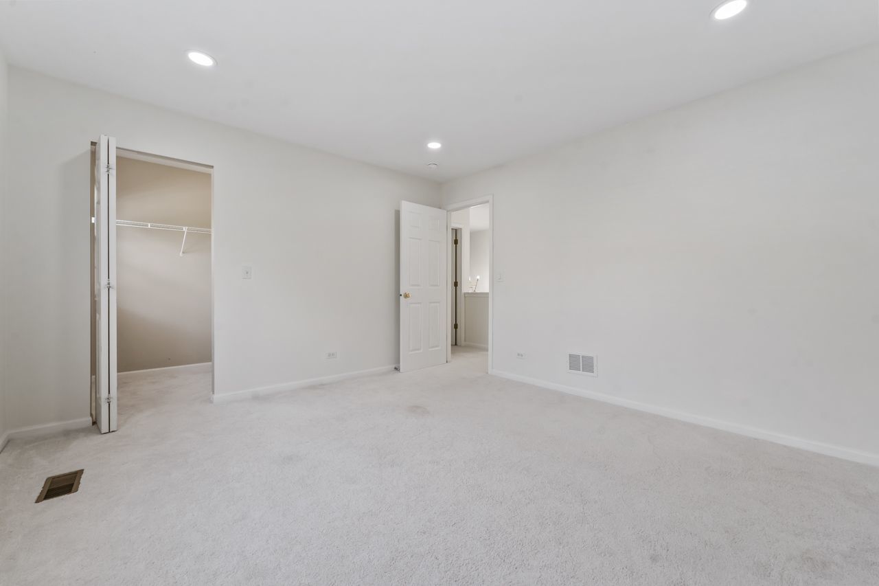 1495 Dearborn Court, Mount Prospect, IL 60056