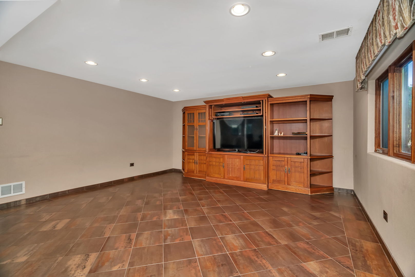 8134 Uxbridge Drive, Orland Park, IL 60462