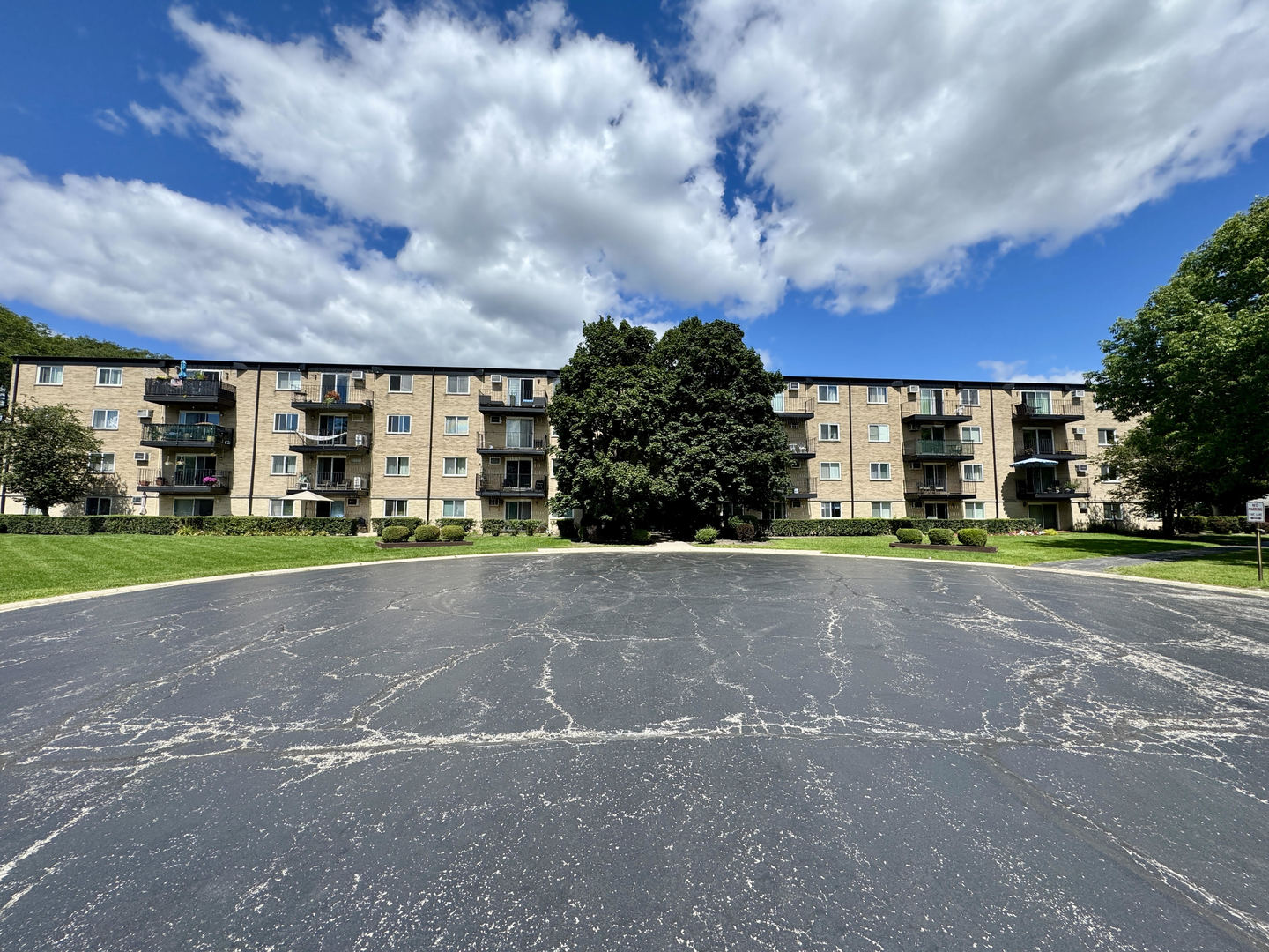 2420 E Brandenberry Court #1K, Arlington Heights, IL 60004
