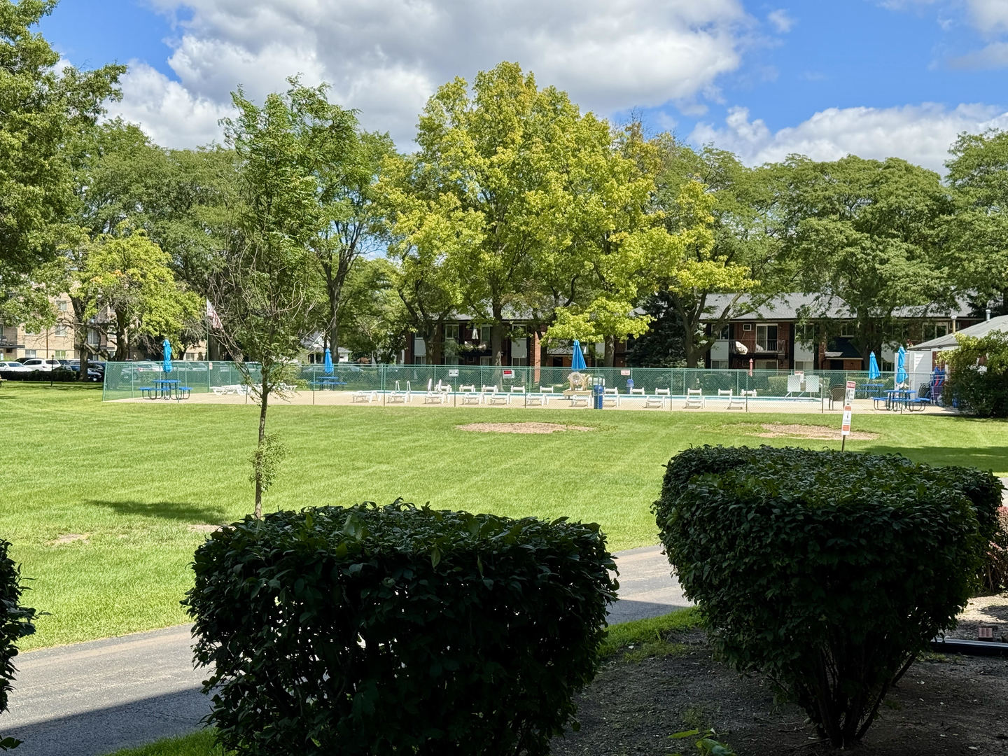 2420 E Brandenberry Court #1K, Arlington Heights, IL 60004