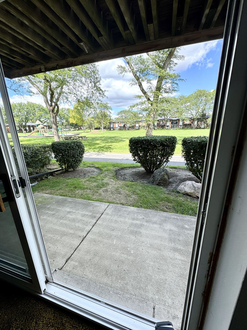 2420 E Brandenberry Court #1K, Arlington Heights, IL 60004