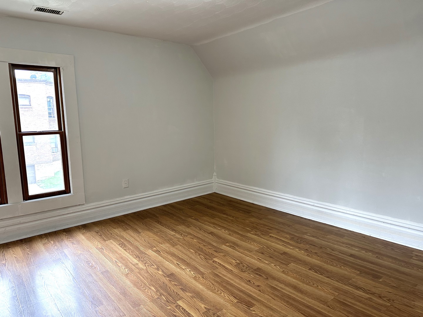 318 North Street #UPPER, Elgin, IL 60120