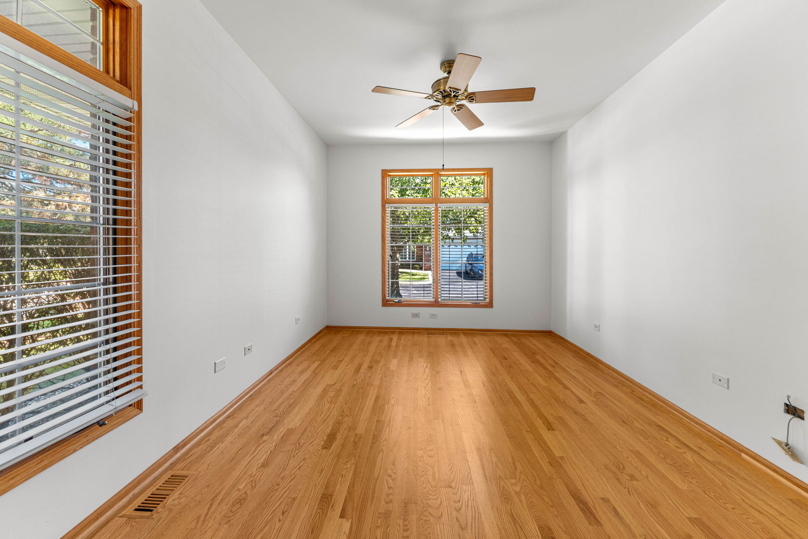 16082 Julia Courtyard, Tinley Park, IL 60477