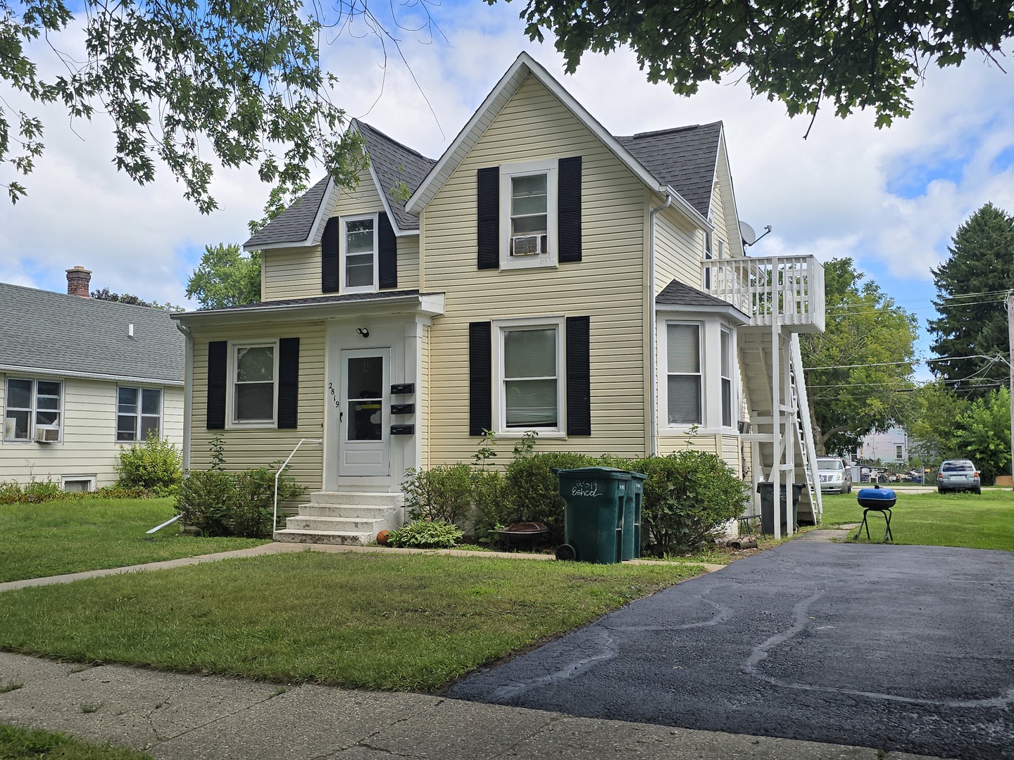 2819 Eshcol Avenue, Zion, IL 60099