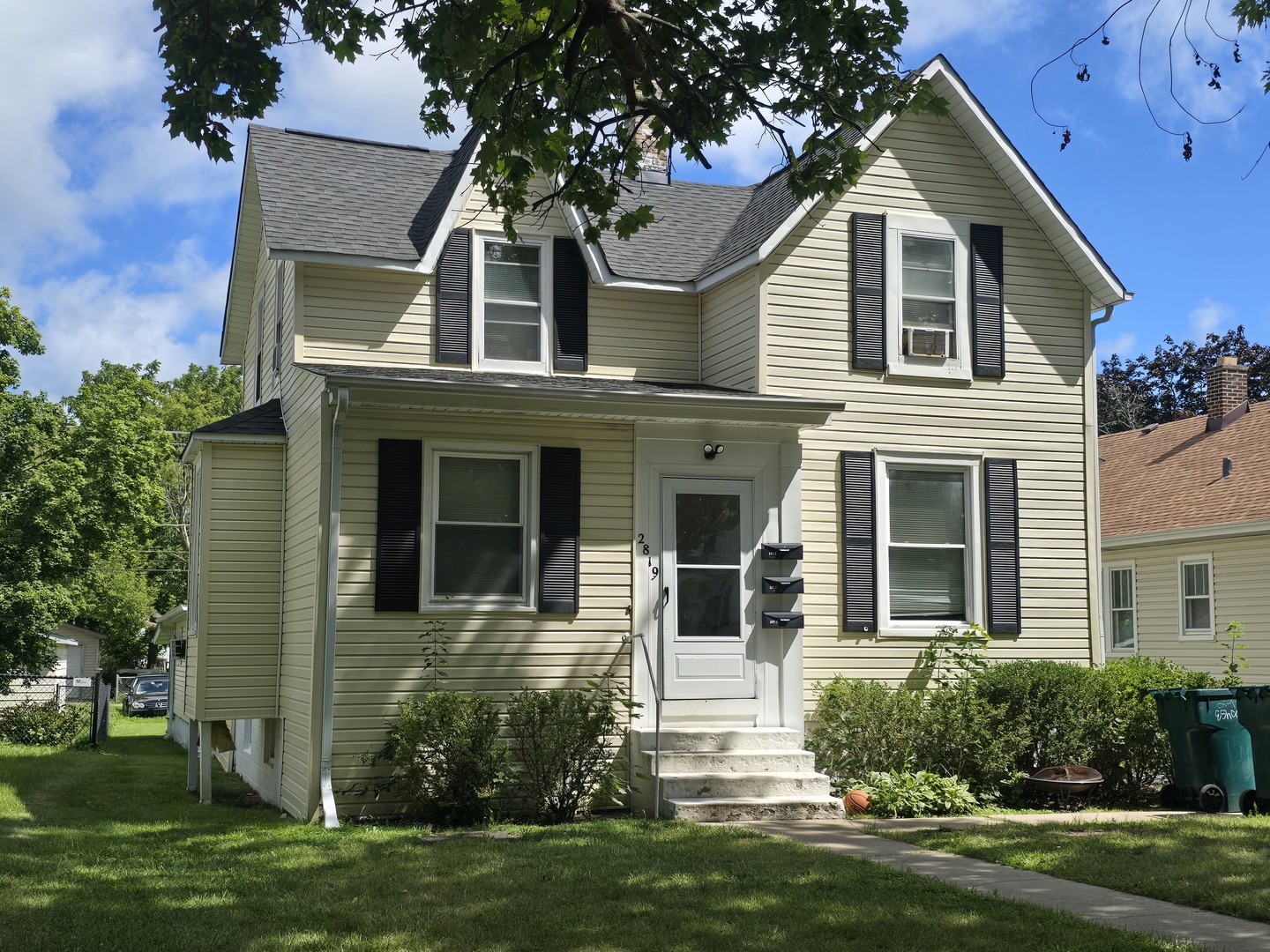 2819 Eshcol Avenue, Zion, IL 60099