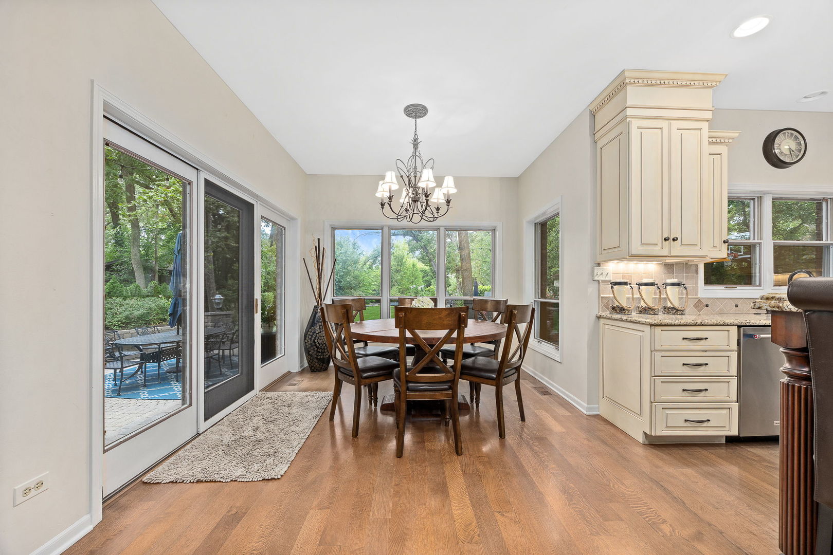 5454 Lee Avenue, Downers Grove, IL 60515
