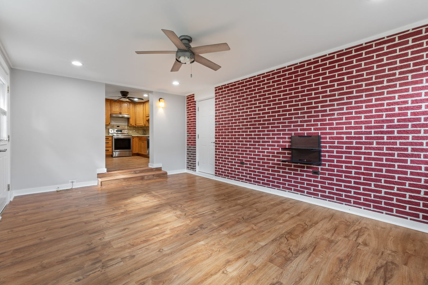 2032 N Wainwright Court, Palatine, IL 60074