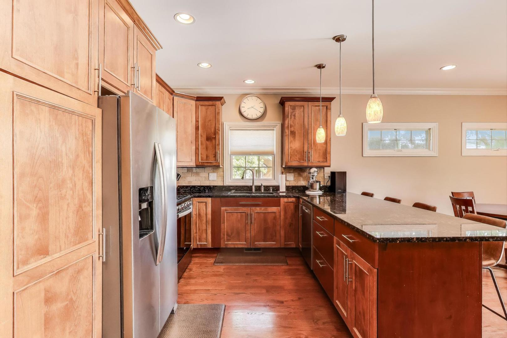 6067 N OCONTO Avenue, Chicago, IL 60631