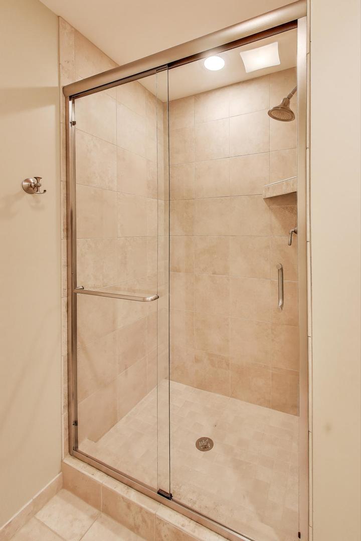 6067 N OCONTO Avenue, Chicago, IL 60631