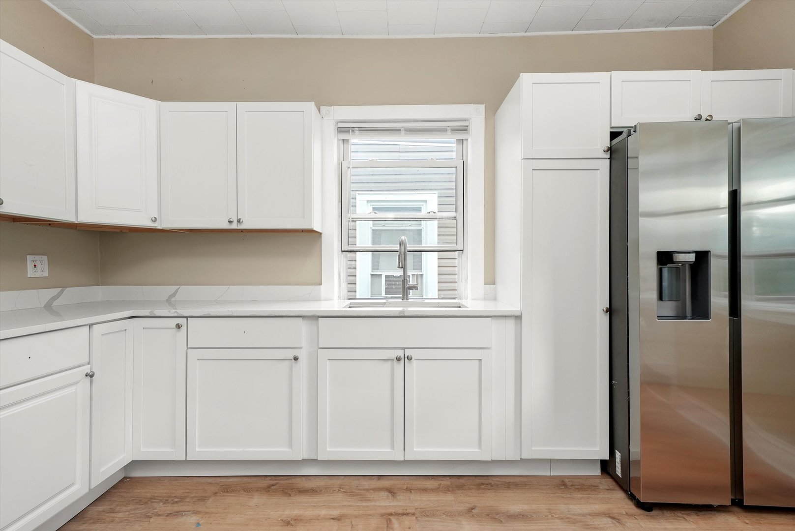 3521 W Diversey Avenue #2, Chicago, IL 60647