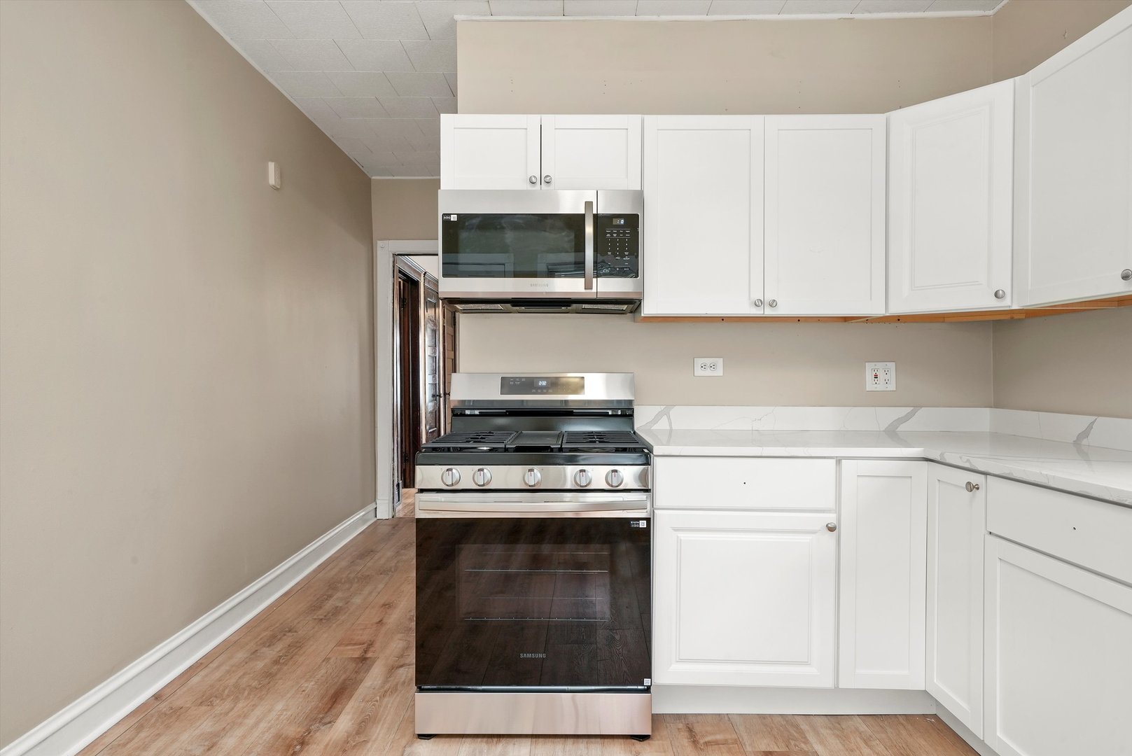 3521 W Diversey Avenue #2, Chicago, IL 60647