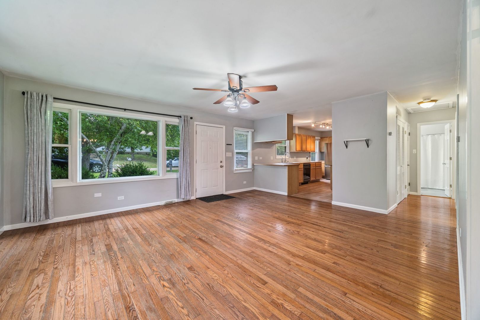 1112 Villa Vista Drive, Round Lake Beach, IL 60073