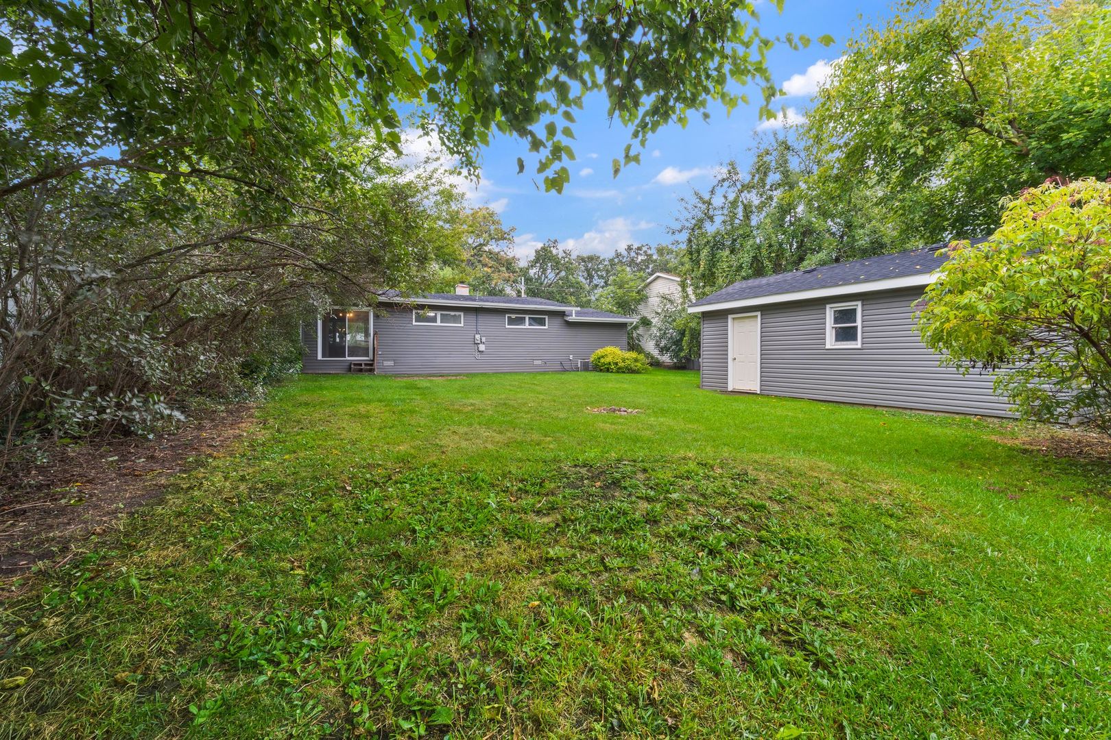 1112 Villa Vista Drive, Round Lake Beach, IL 60073