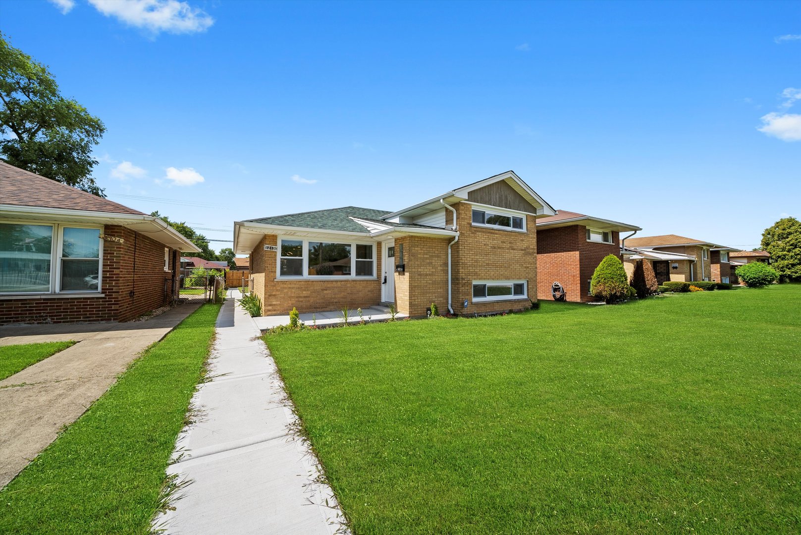 12130 S Racine Avenue, Chicago, IL 60643