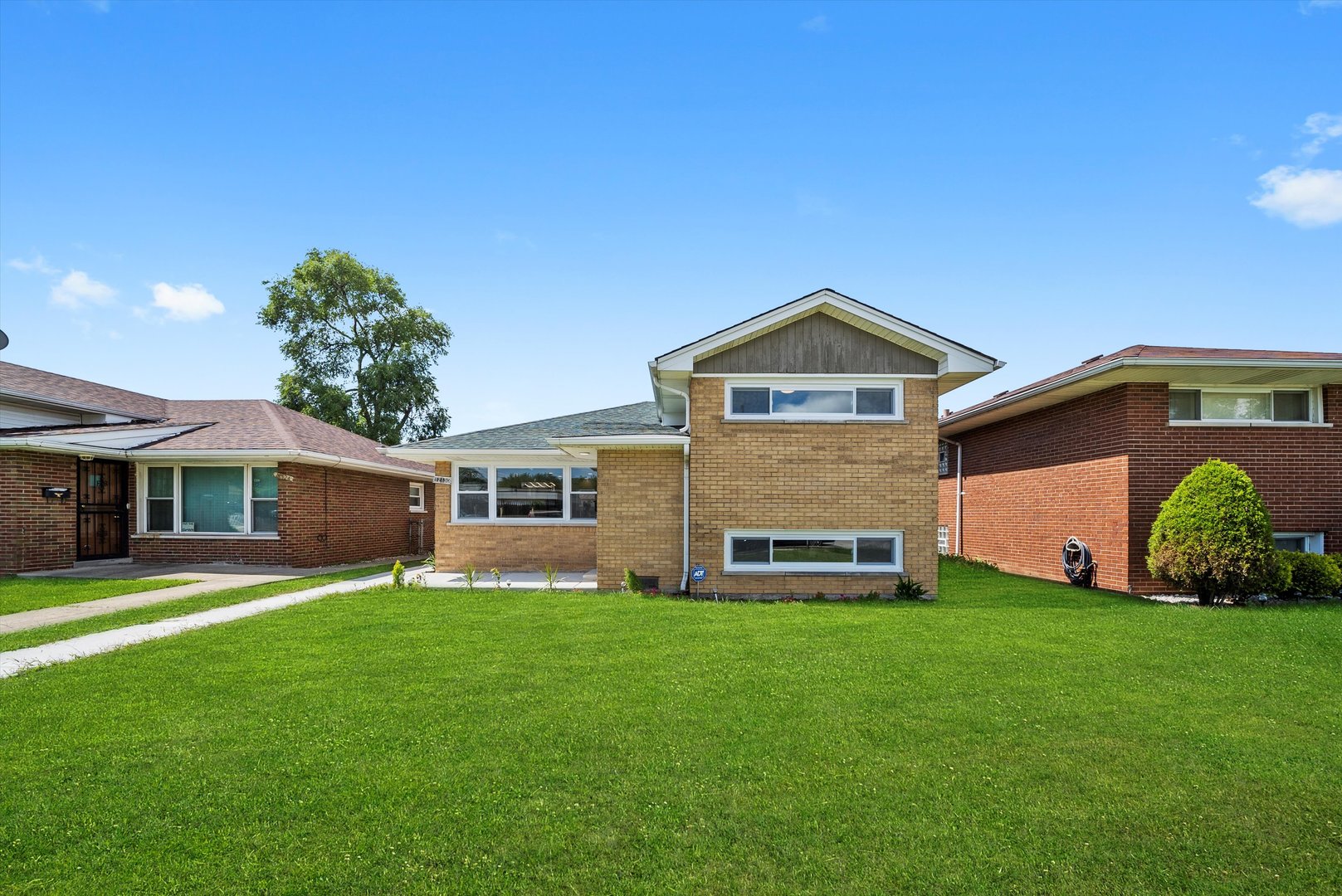 12130 S Racine Avenue, Chicago, IL 60643