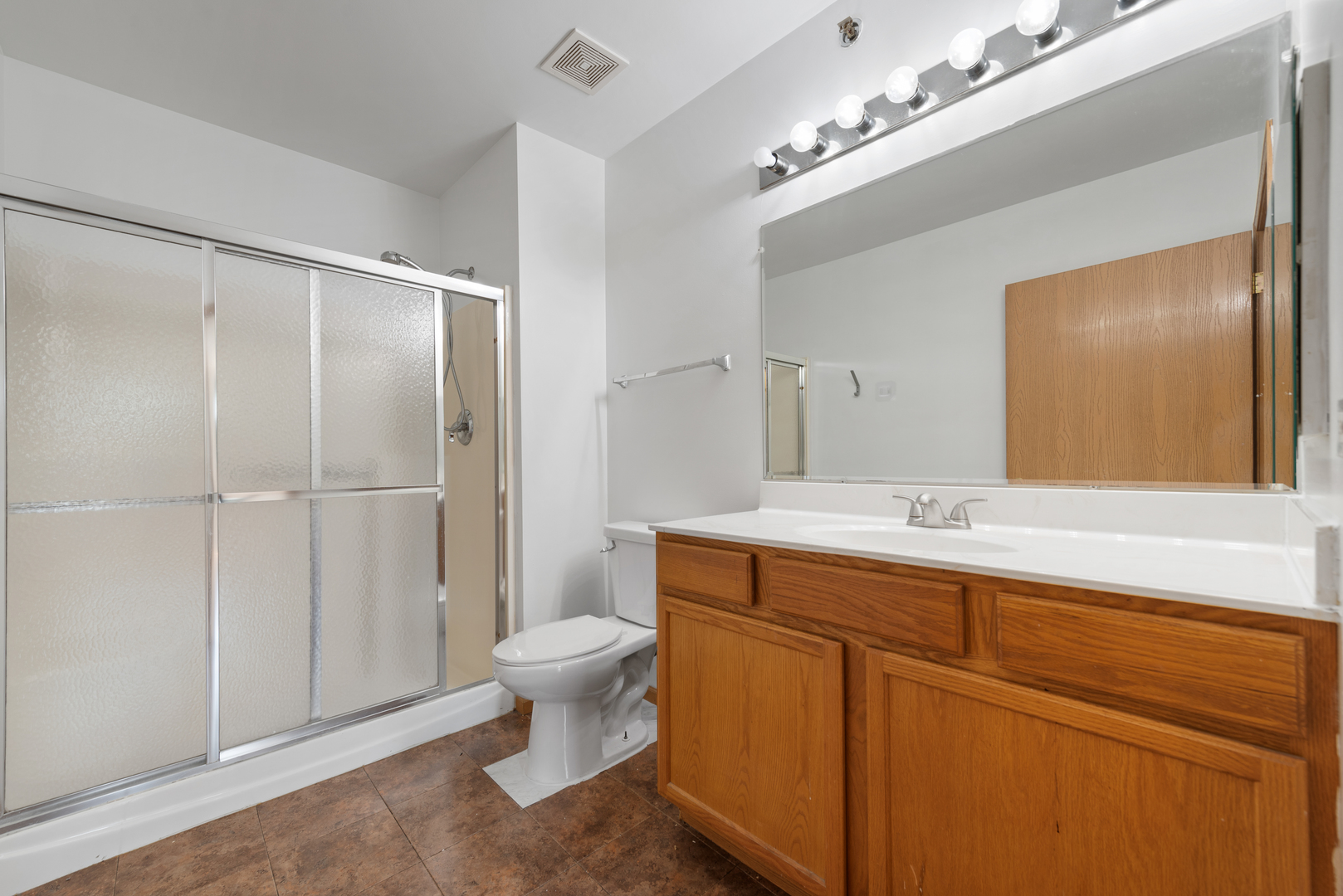 881 N Swift Road #306, Addison, IL 60101