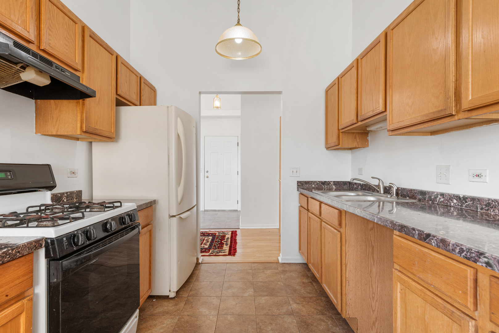 881 N Swift Road #306, Addison, IL 60101