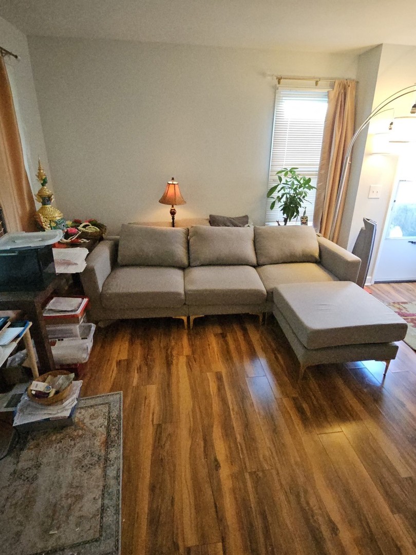 1800 Vermont Drive #315, Elk Grove Village, IL 60007