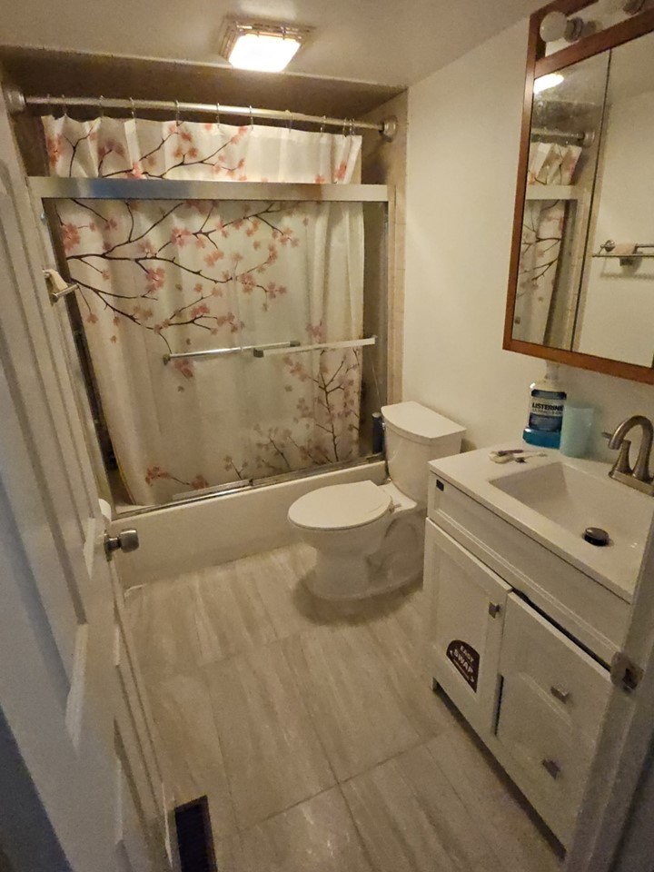 1800 Vermont Drive #315, Elk Grove Village, IL 60007