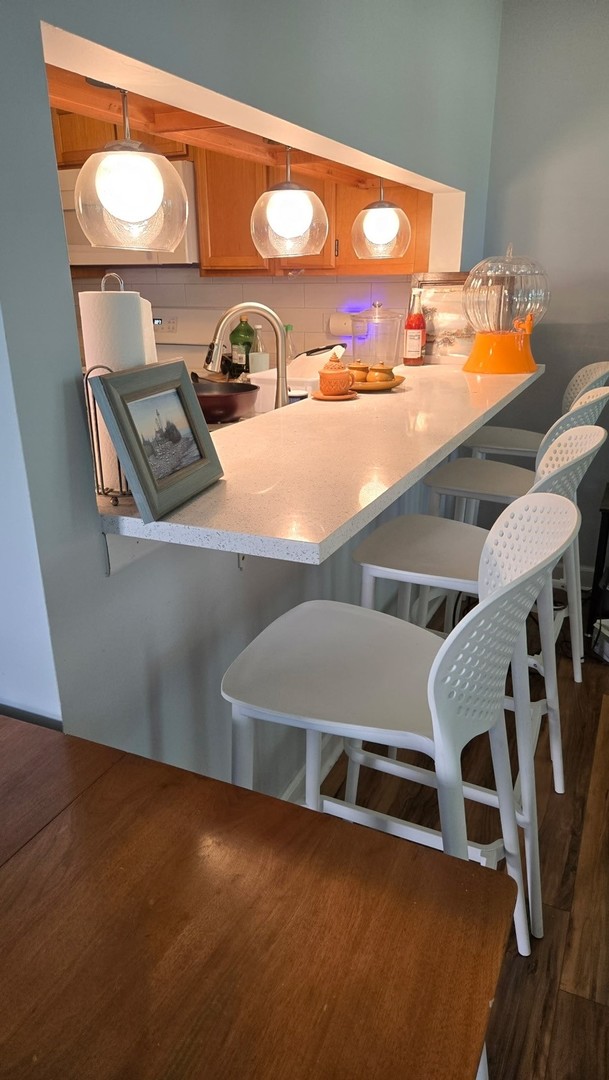 1800 Vermont Drive #315, Elk Grove Village, IL 60007