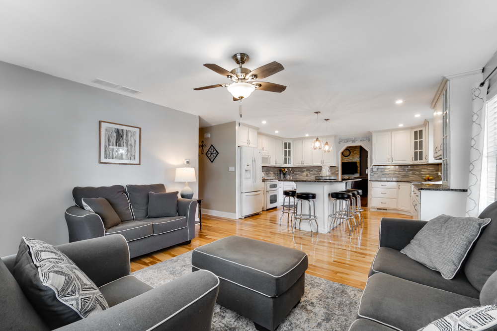 631 Hudson Avenue, Romeoville, IL 60446