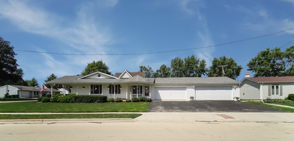 631 Hudson Avenue, Romeoville, IL 60446