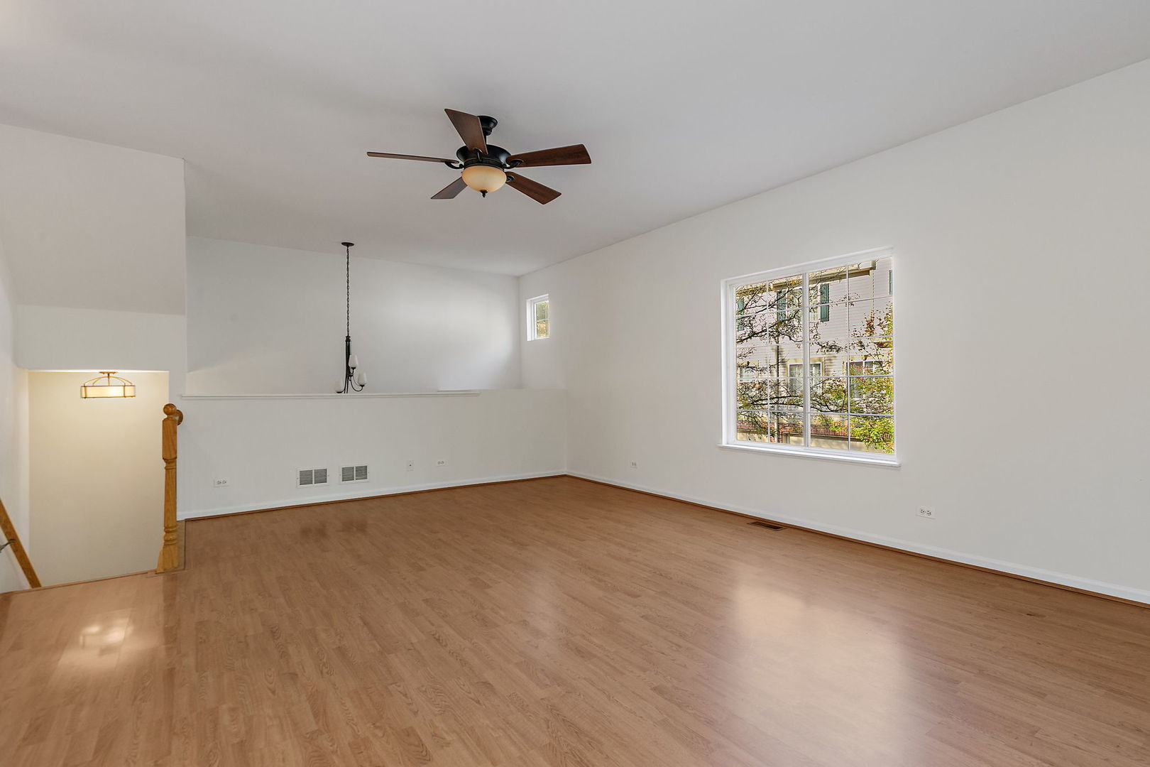 71 Monarch Drive, Streamwood, IL 60107