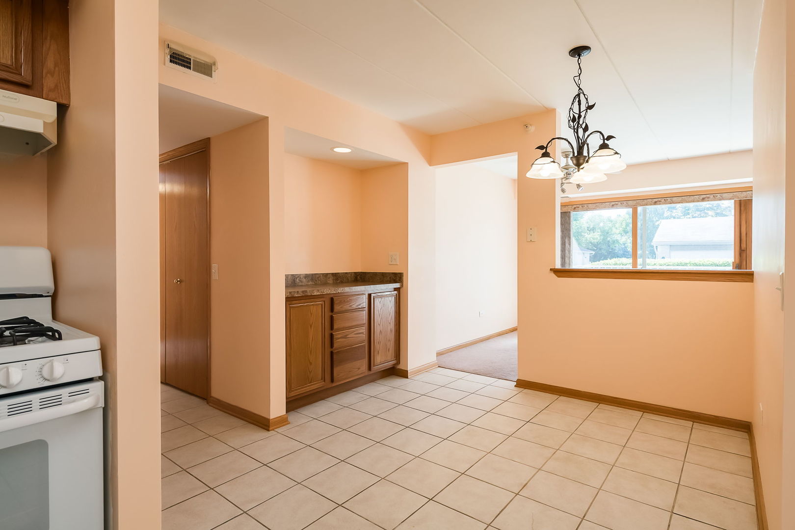 1061 Ashley Court #1A, Lockport, IL 60441