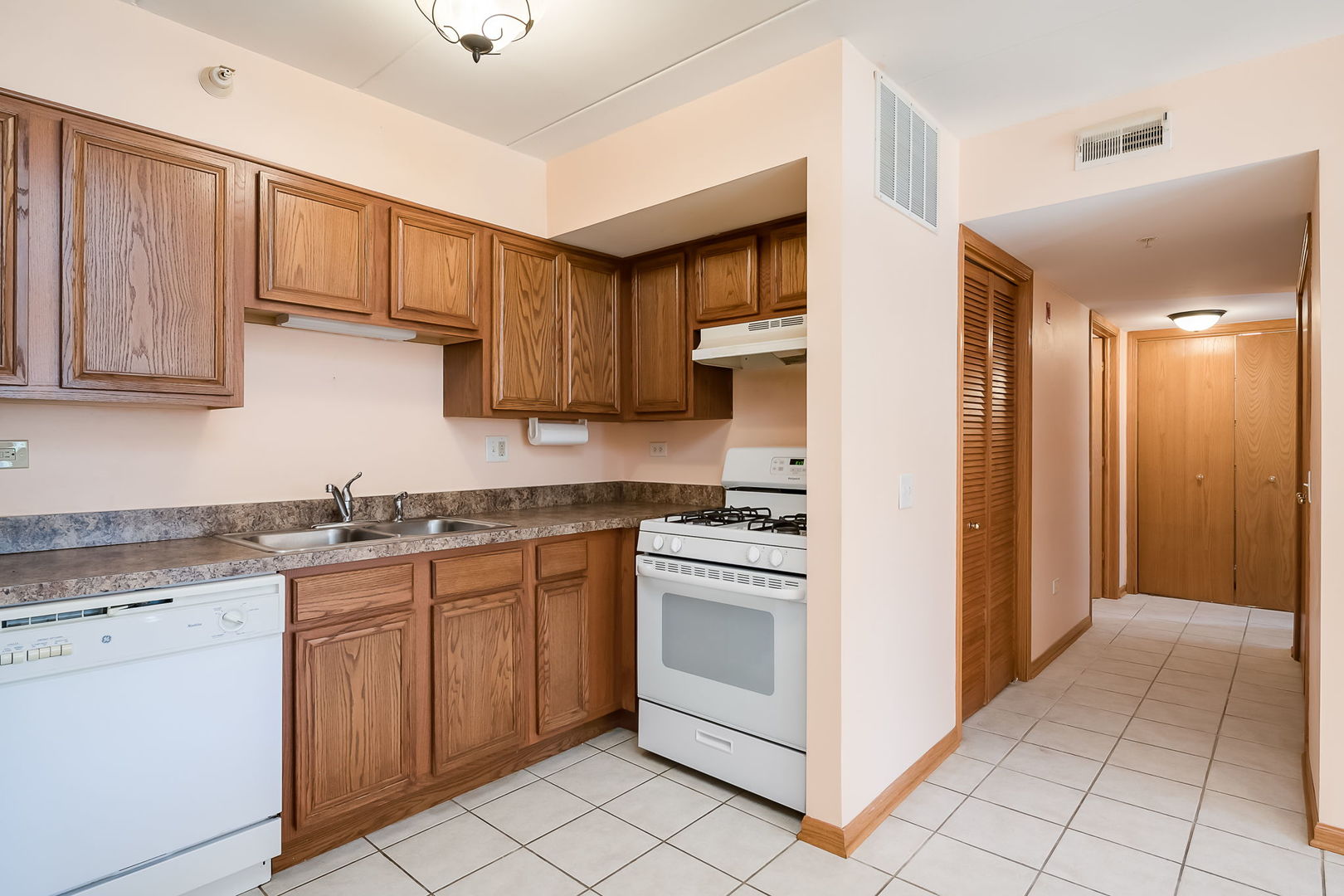 1061 Ashley Court #1A, Lockport, IL 60441