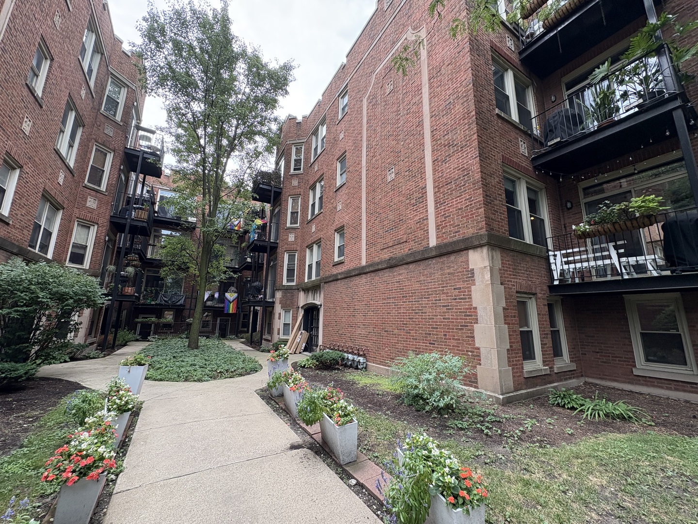 1649 W Pratt Boulevard #1A, Chicago, IL 60626