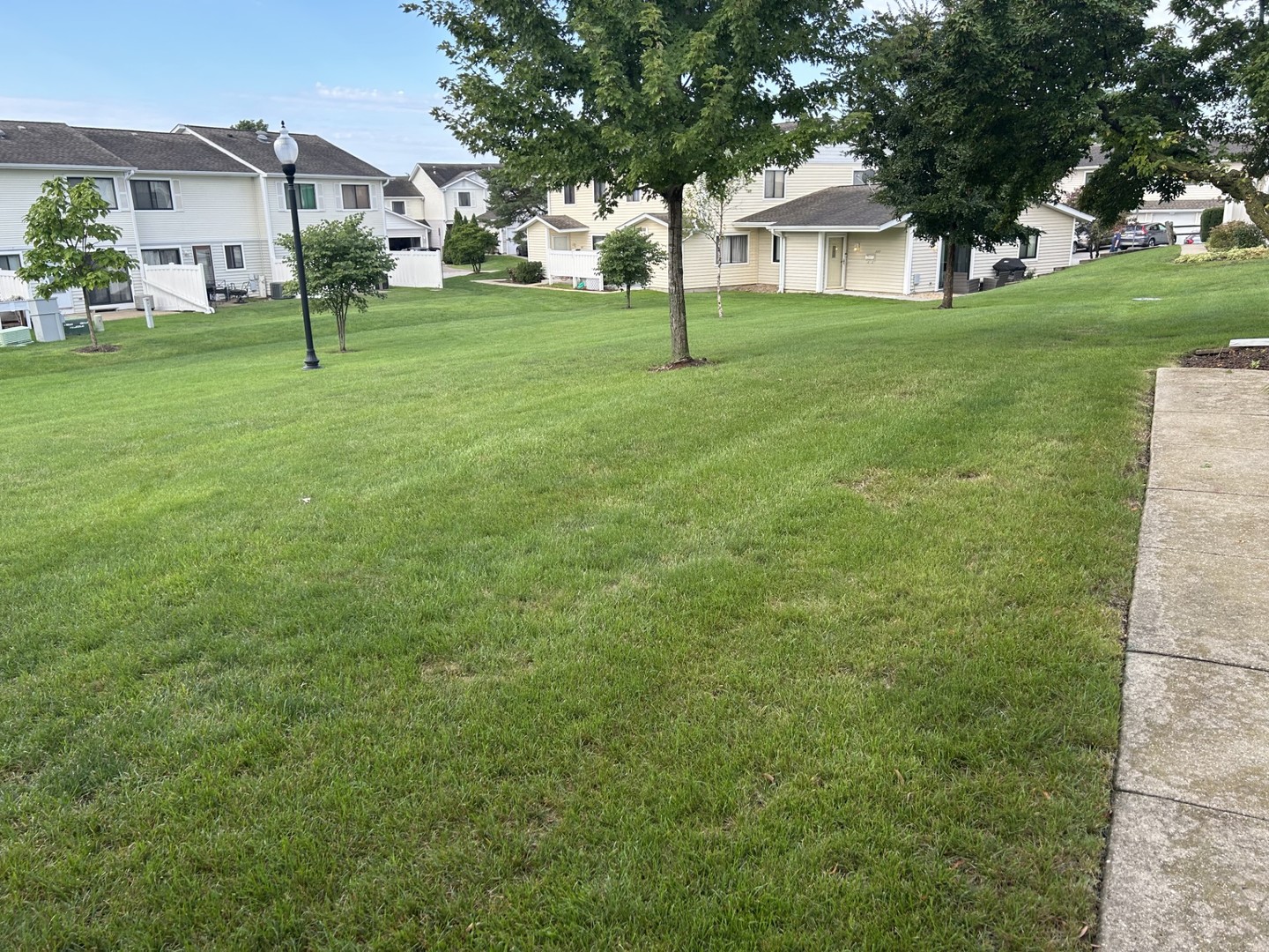 751 EDGELAKE Point, Schaumburg, IL 60194