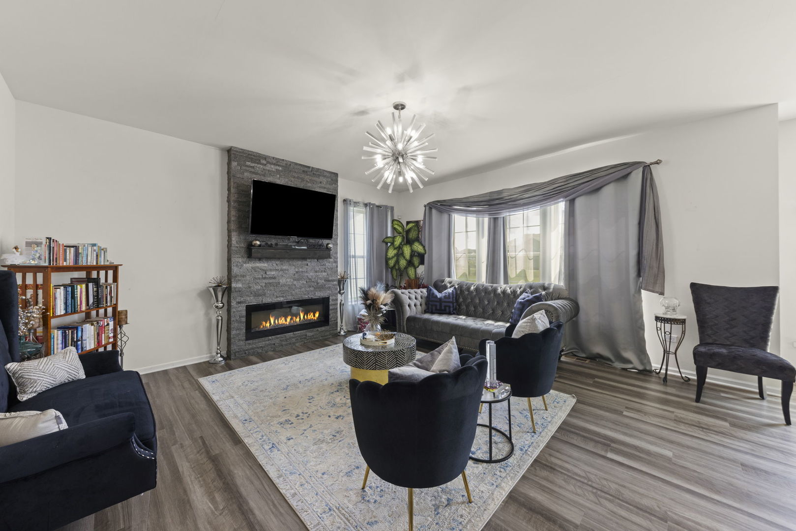 21037 Coventry Circle, Shorewood, IL 60404