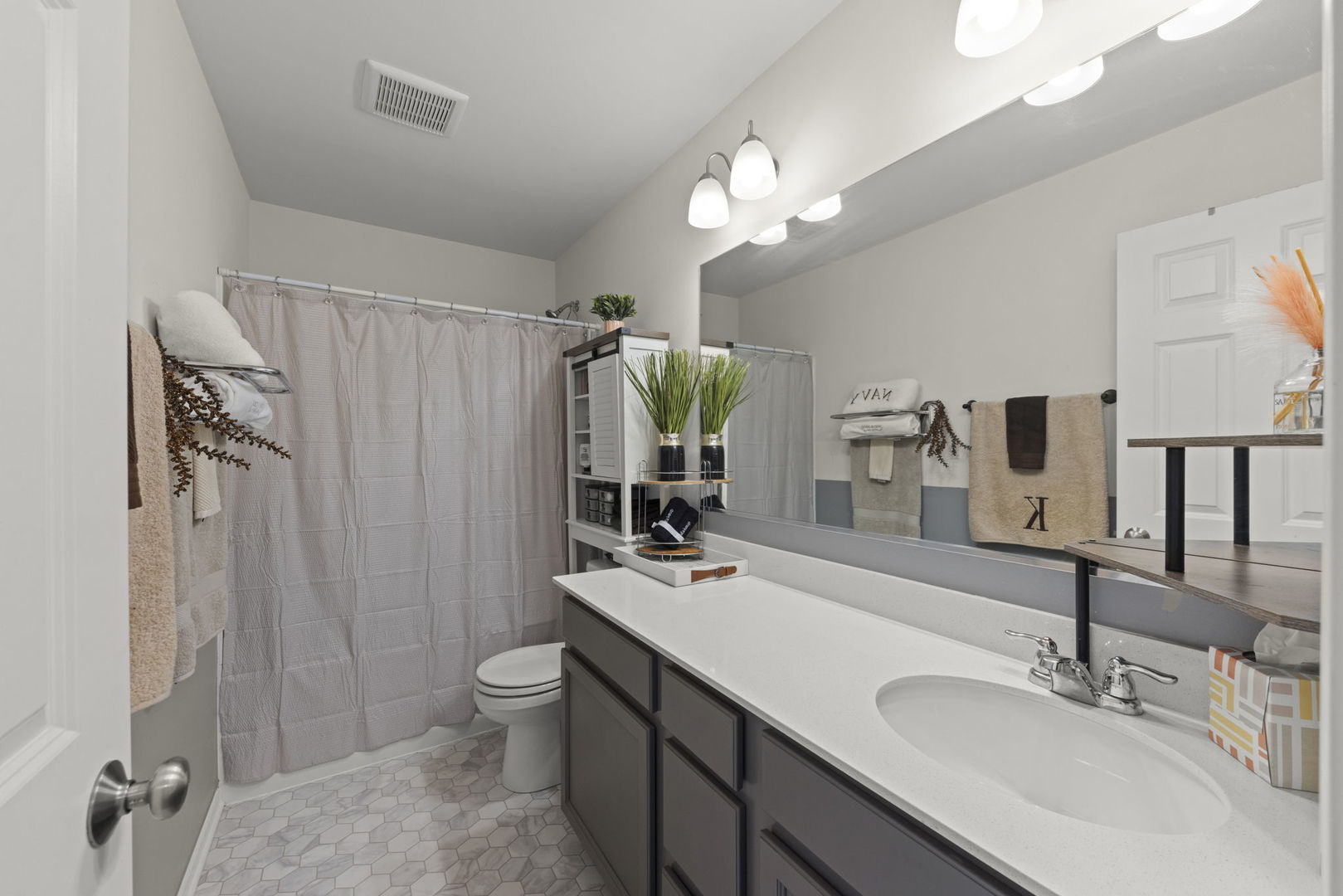 21037 Coventry Circle, Shorewood, IL 60404