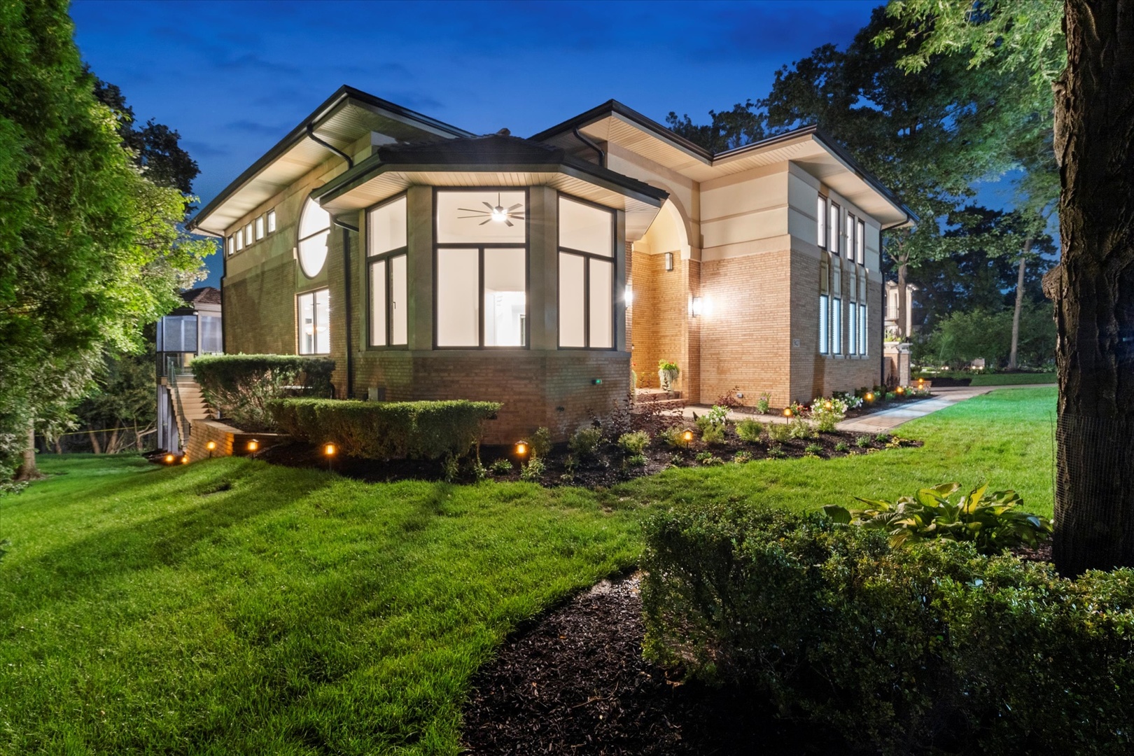 9427 Falling Waters Drive, Burr Ridge, IL 60527