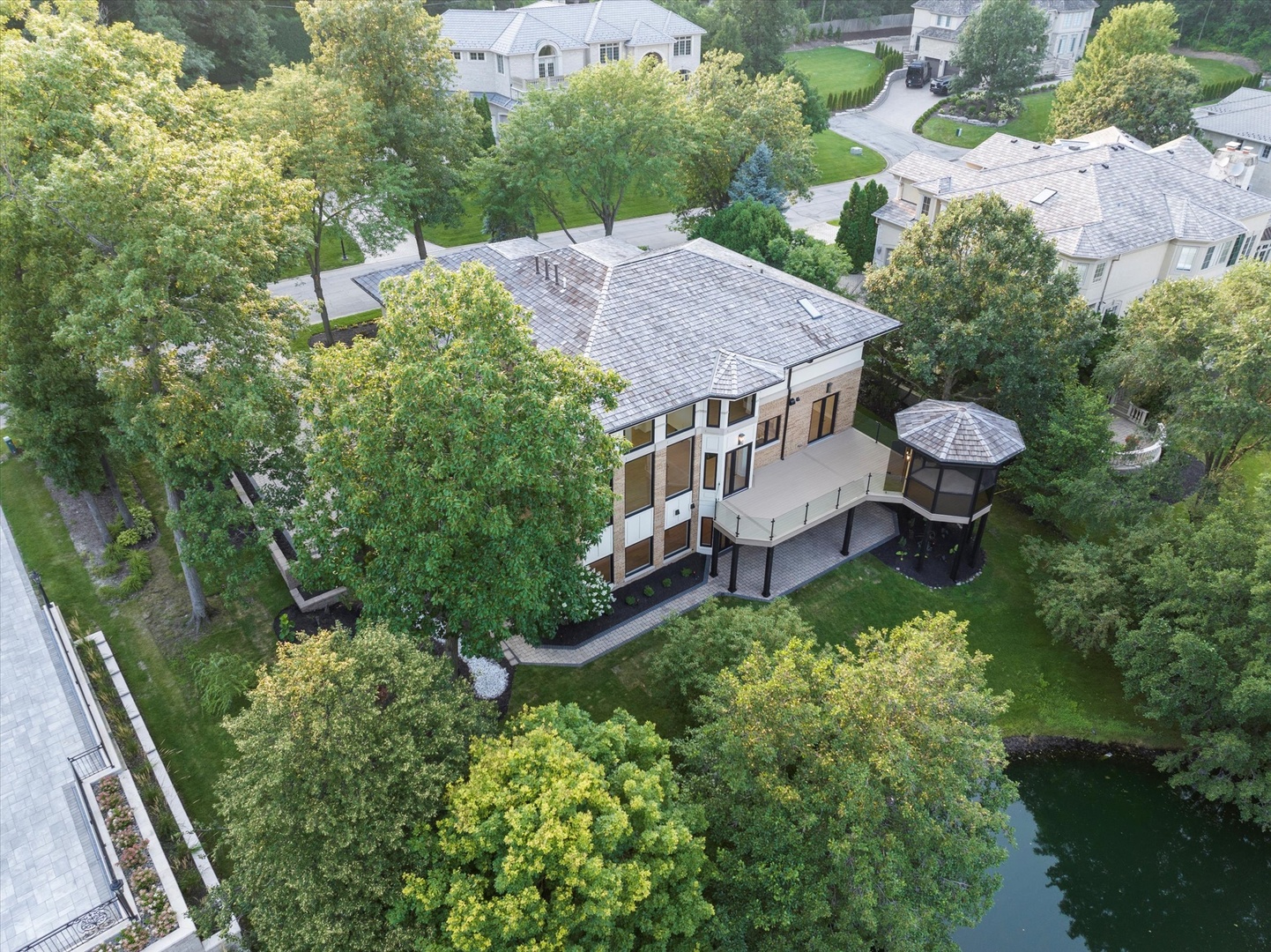 9427 Falling Waters Drive, Burr Ridge, IL 60527