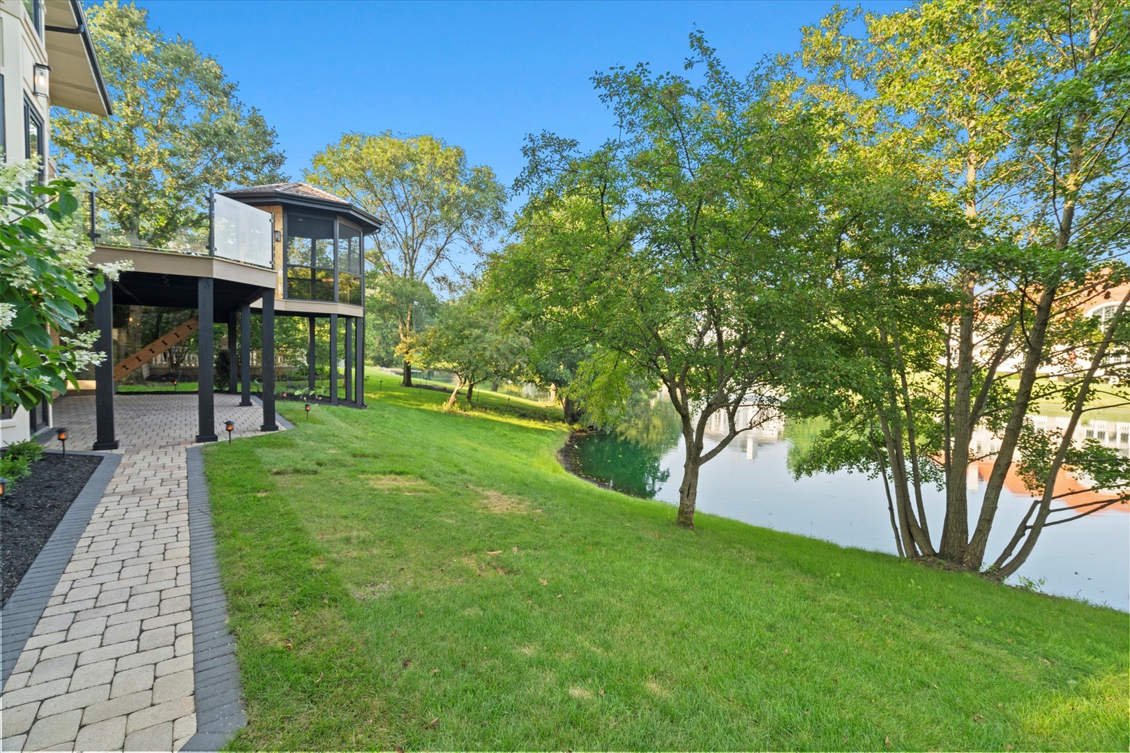 9427 Falling Waters Drive, Burr Ridge, IL 60527