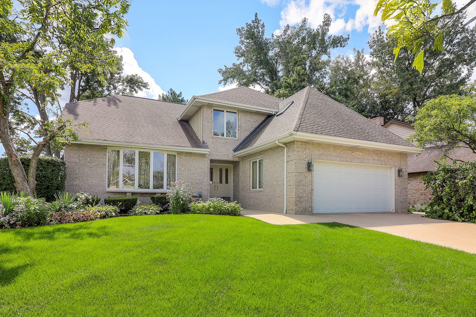12 Meagan Lane, Lemont, IL 60439