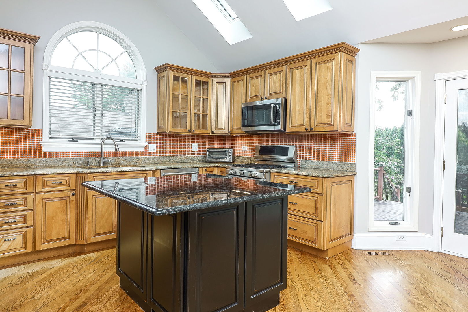 12 Meagan Lane, Lemont, IL 60439