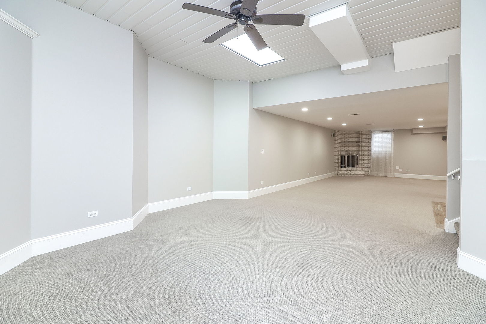 12 Meagan Lane, Lemont, IL 60439