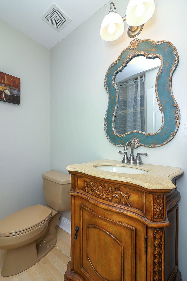 12 Meagan Lane, Lemont, IL 60439