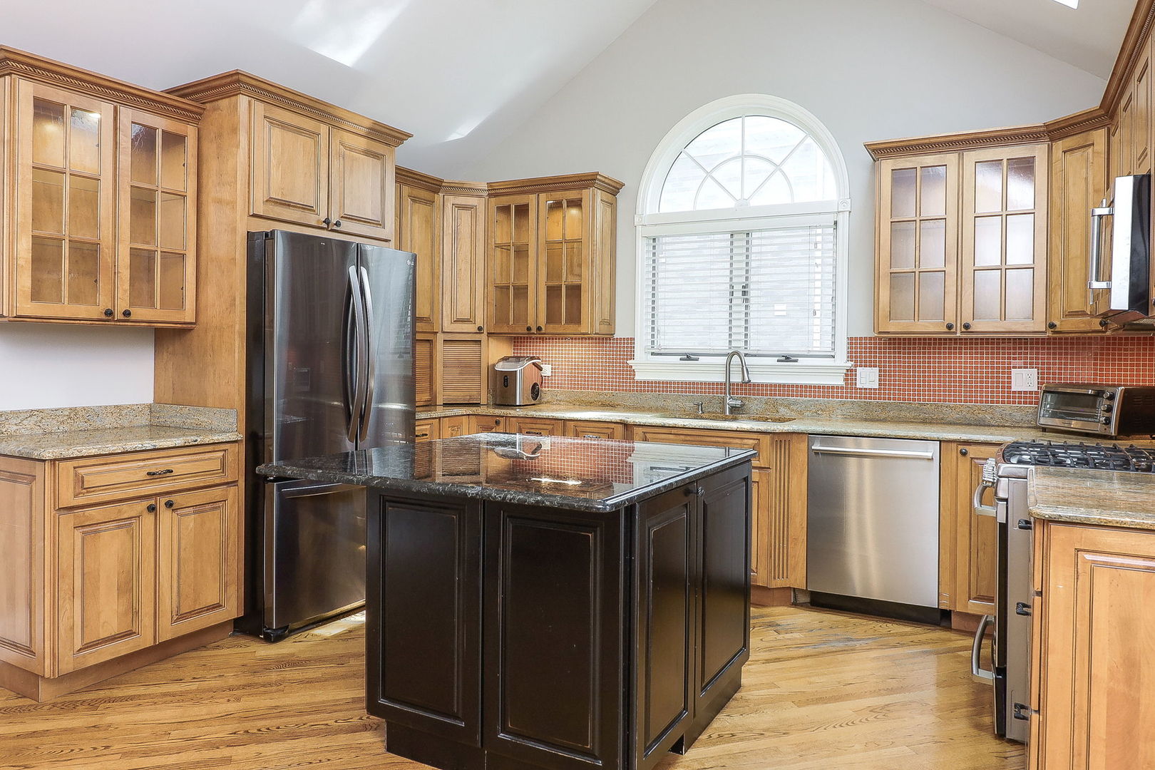 12 Meagan Lane, Lemont, IL 60439