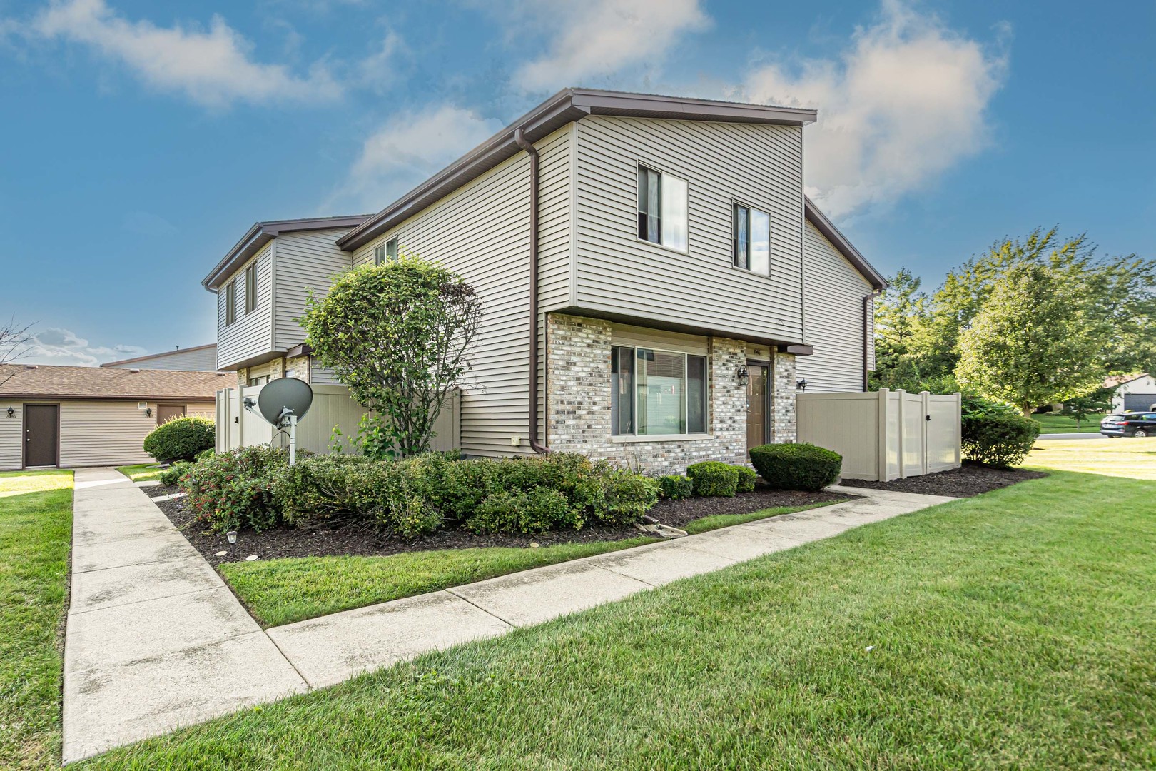1046 Schoolgate Road, New Lenox, IL 60451