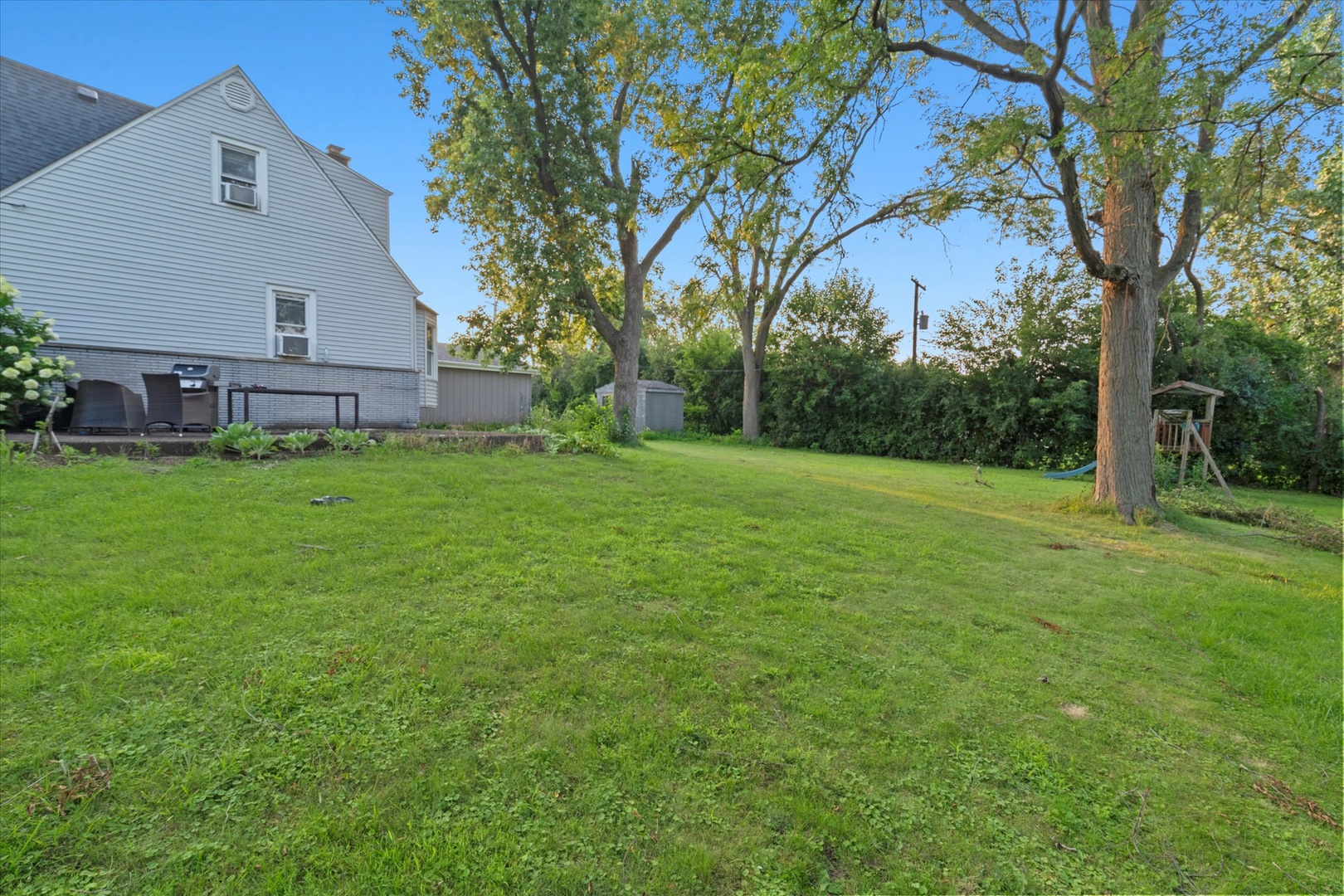 313 83rd Street, Willowbrook, IL 60527